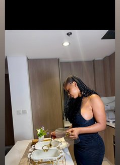 Presh - escort in Dubai Photo 6 of 6