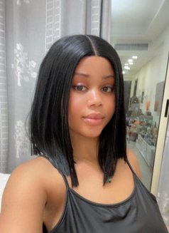 Presh - puta in Dubai Photo 3 of 7