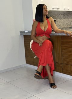 Presh - puta in Dubai Photo 5 of 7