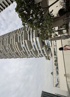 Presh - puta in Dubai Photo 6 of 7