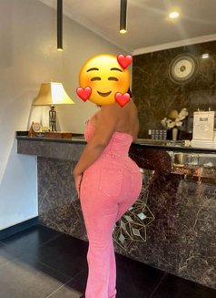 Presh - escort in Accra Photo 3 of 3