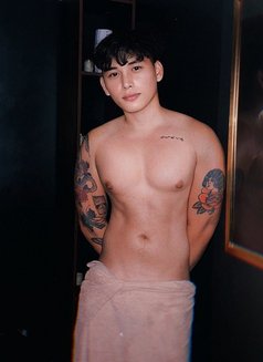 Preston - Male escort in Makati City Photo 1 of 11