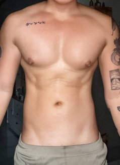 Preston - Male escort in Makati City Photo 4 of 11