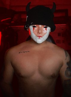 Preston - Male escort in Makati City Photo 10 of 11