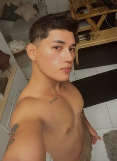 Preston - Male escort in Makati City Photo 11 of 11