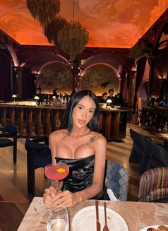 Pretty Aa - Transsexual escort in Manila Photo 2 of 9