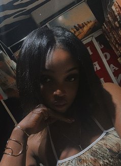 Pretty Annie - Transsexual escort in Lagos, Nigeria Photo 5 of 6