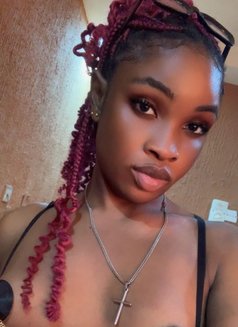 Pretty Annie - Acompañantes transexual in Lagos, Nigeria Photo 3 of 3