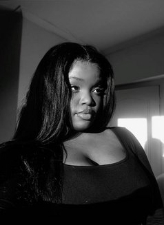 Pretty Baby - escort in Kuwait Photo 2 of 2