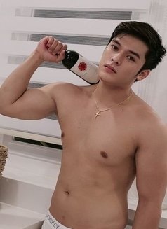 Pretty Boy - Acompañantes masculino in Manila Photo 2 of 10