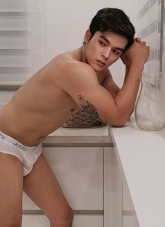 Pretty Boy - Acompañantes masculino in Manila Photo 7 of 10