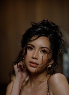 PRETTY CHLOE - escort in Hong Kong Photo 5 of 6