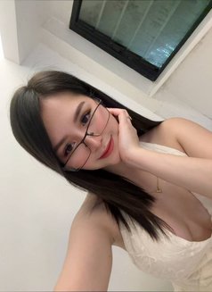 PRETTY CHLOE - escort in Makati City Photo 11 of 22