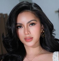 PRETTY CHLOE - escort in Makati City