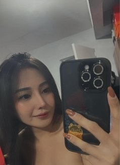 Pretty chloe - escort in Makati City Photo 3 of 5