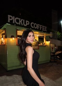 Pretty chloe - escort in Makati City Photo 2 of 8