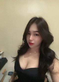 PRETTY CHLOE - escort in Makati City Photo 4 of 7