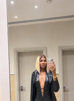 Pretty Diamond - Transsexual escort in Accra Photo 2 of 6