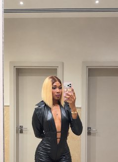 Pretty Diamond - Transsexual escort in Accra Photo 4 of 6