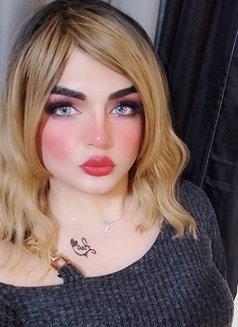 Pretty - Transsexual escort in Cairo Photo 2 of 3