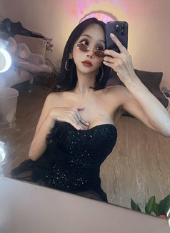 Pretty Girl Available in Bangkok - puta in Bangkok Photo 3 of 5