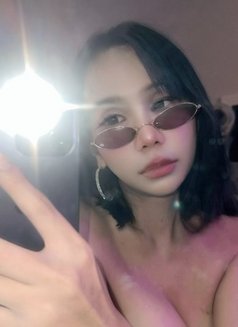 Pretty Girl Available in Bangkok - puta in Bangkok Photo 5 of 5