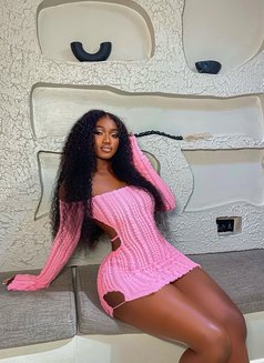 Pretty - escort in New Delhi Photo 1 of 3