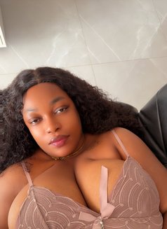 Pretty - escort in Dakar Photo 1 of 4