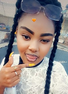 Pretty - escort in Muscat Photo 1 of 1