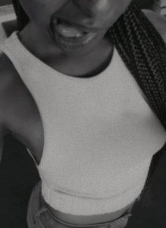 Pretty - escort agency in Nairobi Photo 4 of 8