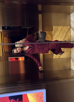 Pretty Ladyboy V - Transsexual escort in Abu Dhabi Photo 3 of 4