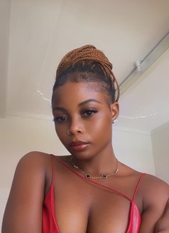 Pretty Lina🤪 - puta in Cape Verde Photo 1 of 5