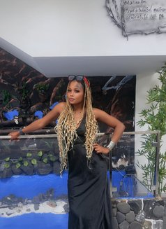 Pretty Lina🤪 - puta in Cape Verde Photo 5 of 5