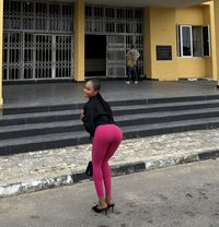 Pretty - puta in Abuja