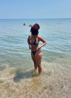 Pretty Rose - escort in Bangkok Photo 4 of 6