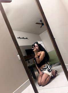 Pretty Singh - Acompañantes transexual in Bangalore Photo 1 of 4
