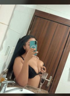 Pretty Stormy - escort in Accra Photo 4 of 4