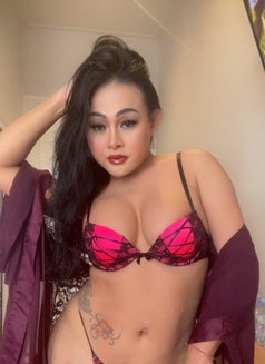 Pretty Trans Versatile - Transsexual escort in Bali Photo 1 of 6