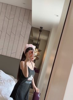 Pretty Xiu - escort in Makati City Photo 4 of 5