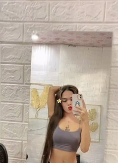 Pretty Zaira - Transsexual escort in Davao Photo 4 of 5
