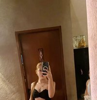 Pretty Zaira - Transsexual escort in Manila