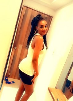 Pretty - escort in Mumbai Photo 1 of 3
