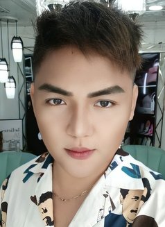 PrettyboyROBI - Male dominatrix in Manila Photo 7 of 15
