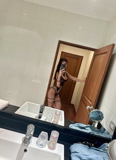 PrettyGirl - puta in Phuket Photo 2 of 13