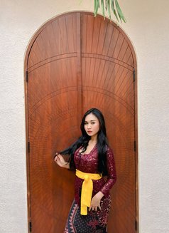 Pricila - escort in Bali Photo 3 of 6