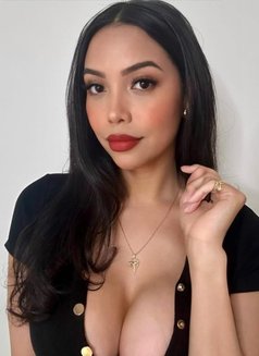 Primadona - escort in Singapore Photo 1 of 5
