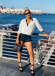 Primrose - escort in Johannesburg Photo 2 of 2