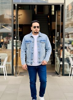 Prince,threesome,couples male escort - Male escort in Seoul Photo 7 of 16