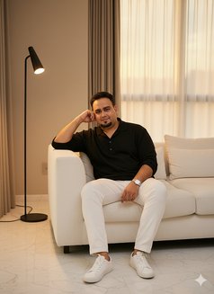 Prince,threesome,couples male escort - Male escort in Seoul Photo 12 of 16
