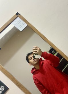 Prince - Male escort in Makati City Photo 4 of 7
